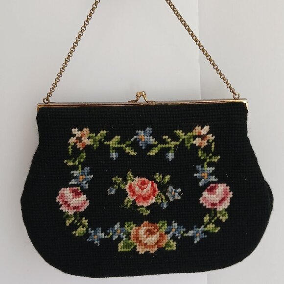 Romantic Vintage 50's Roses on Black Needlepoint Handbag Kisslock Chain Handle - Picture 9 of 9